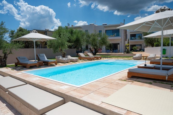 Pool – Exteriors