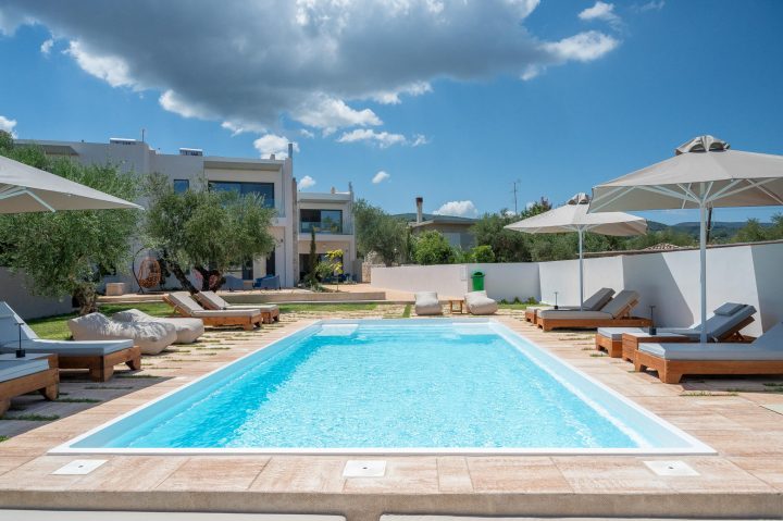 Pool – Exteriors