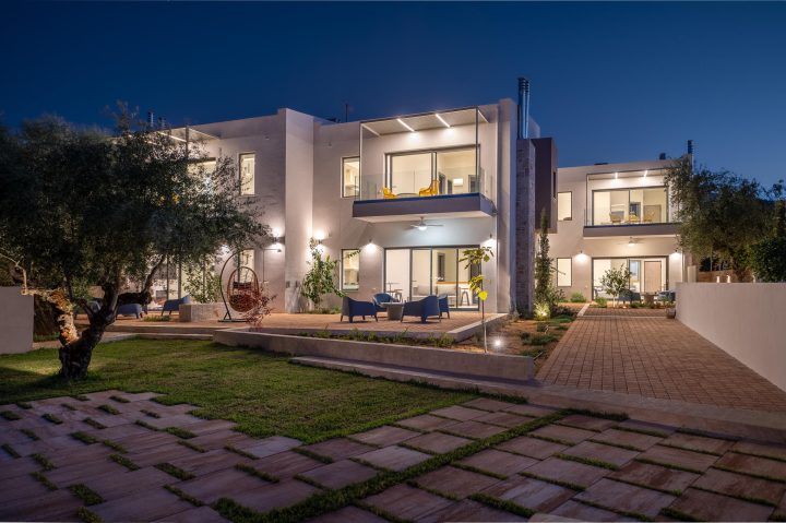 Pool – Exteriors