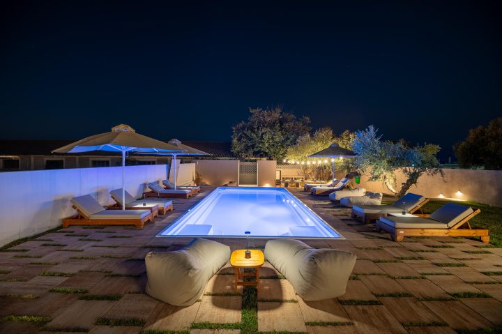 Pool – Exteriors