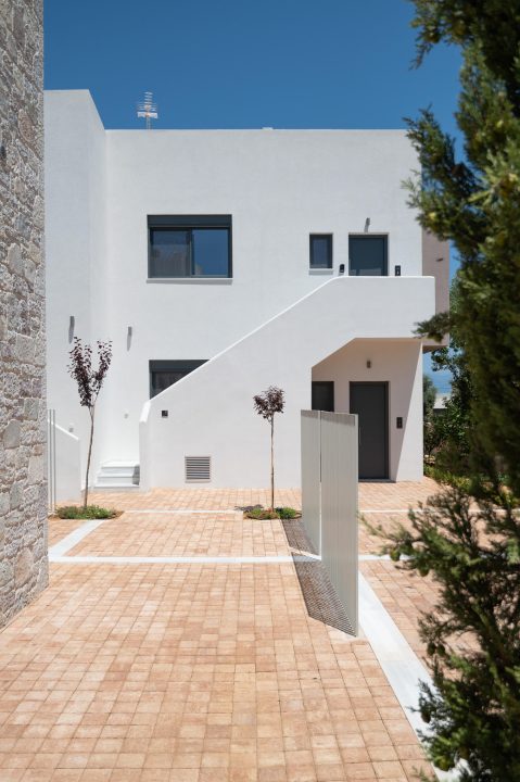 Pool – Exteriors